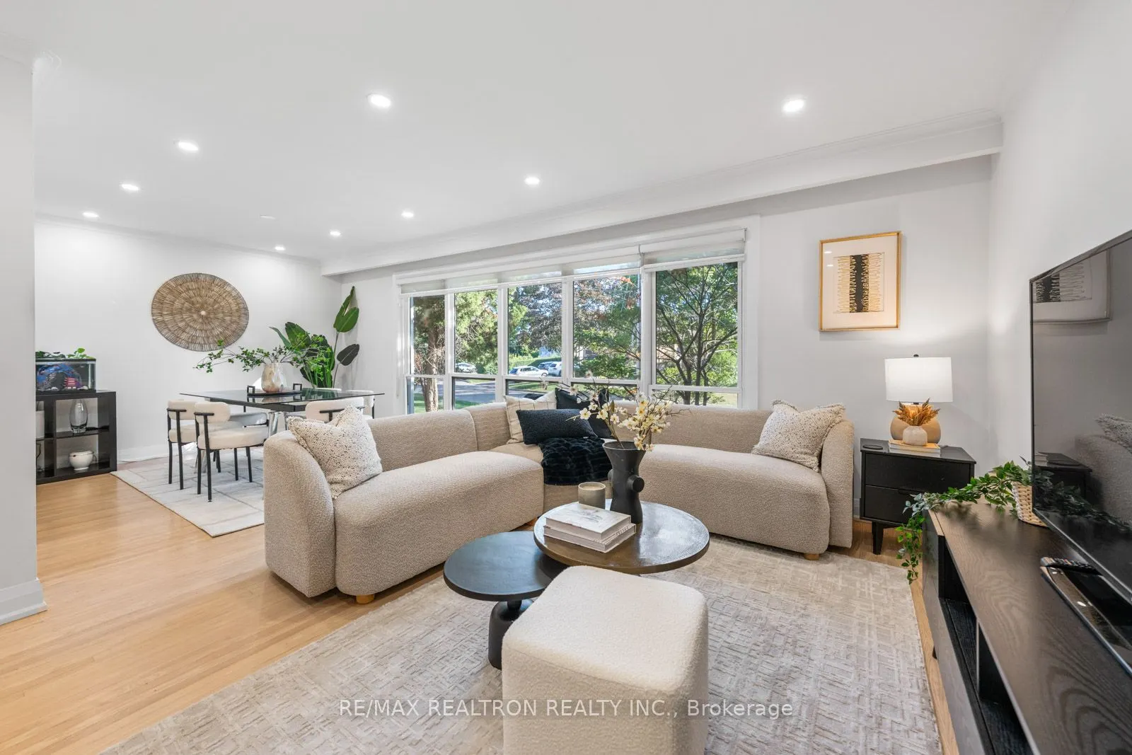 11 Artreeva Drive
