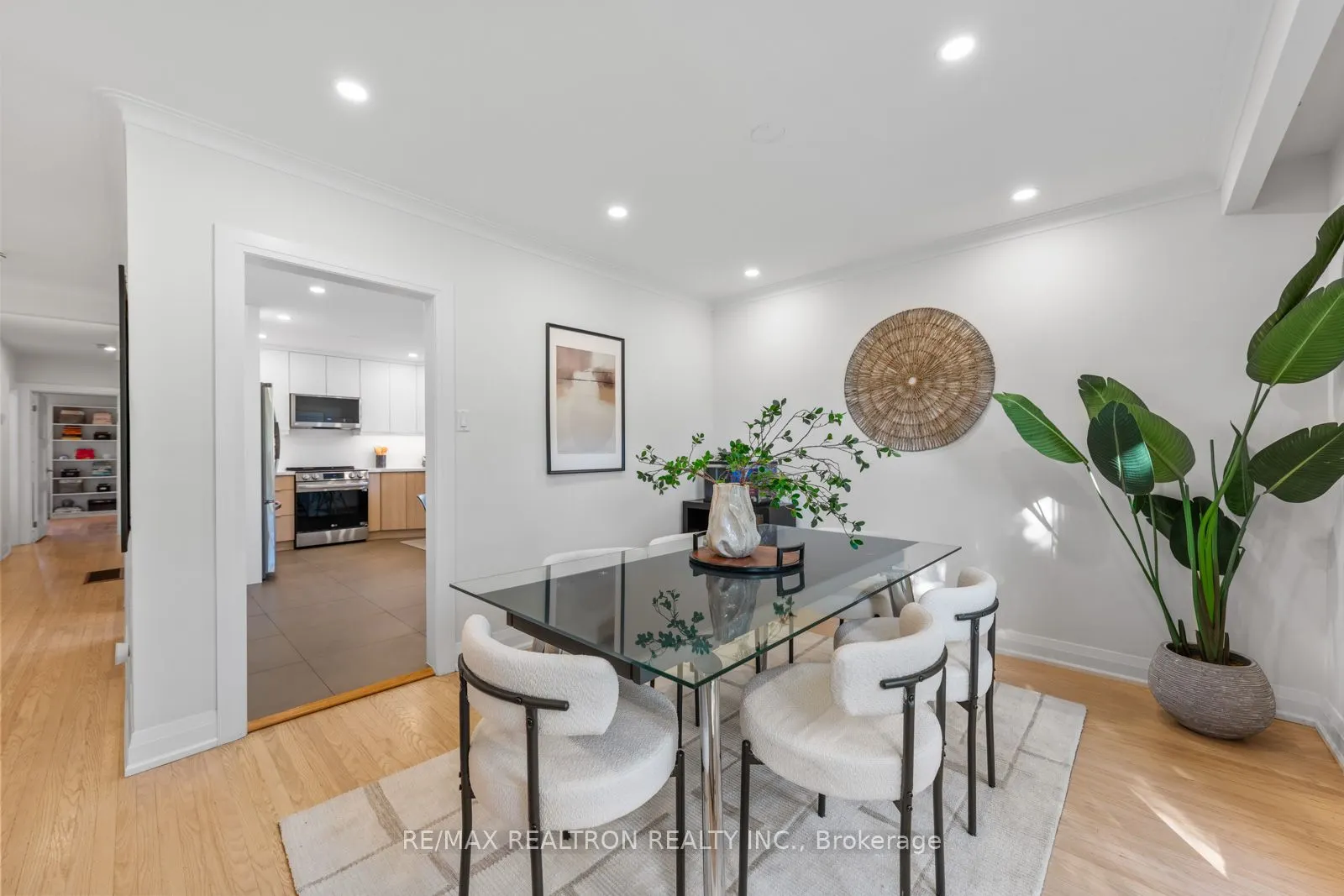11 Artreeva Drive