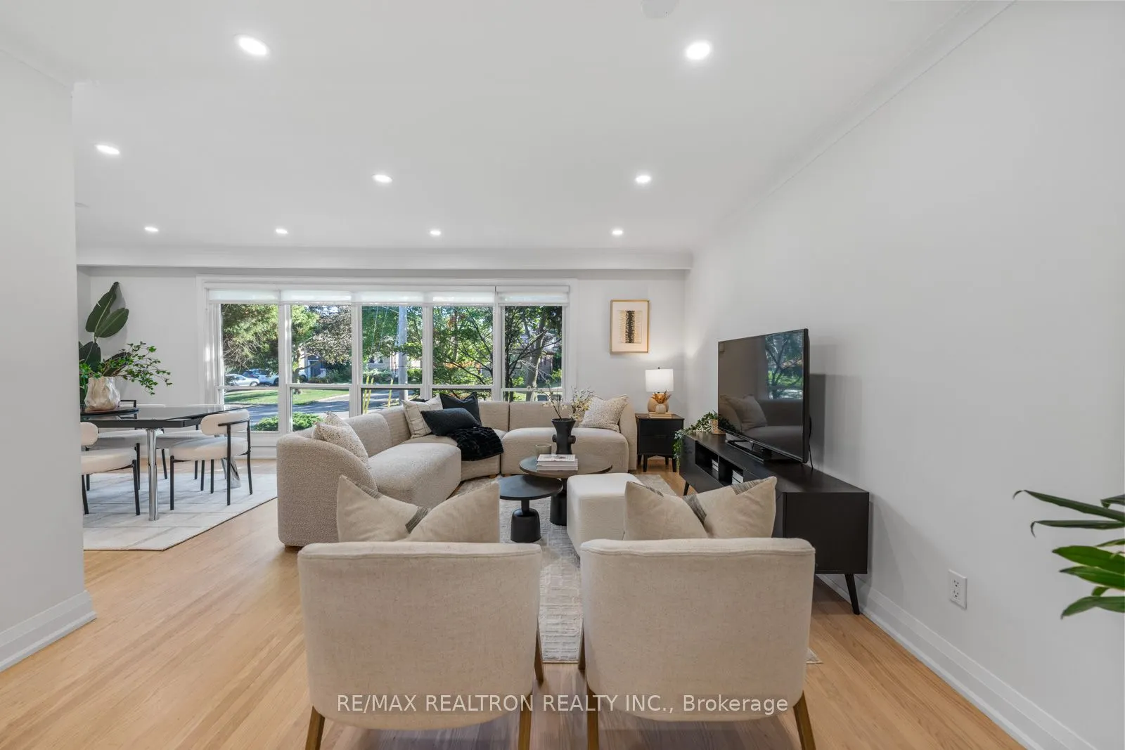 11 Artreeva Drive