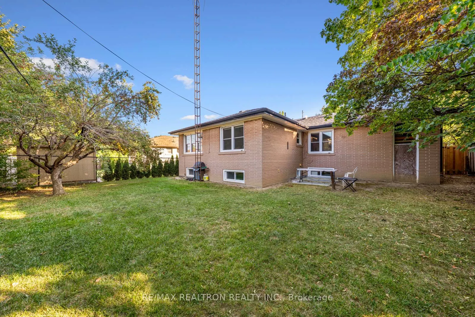 11 Artreeva Drive