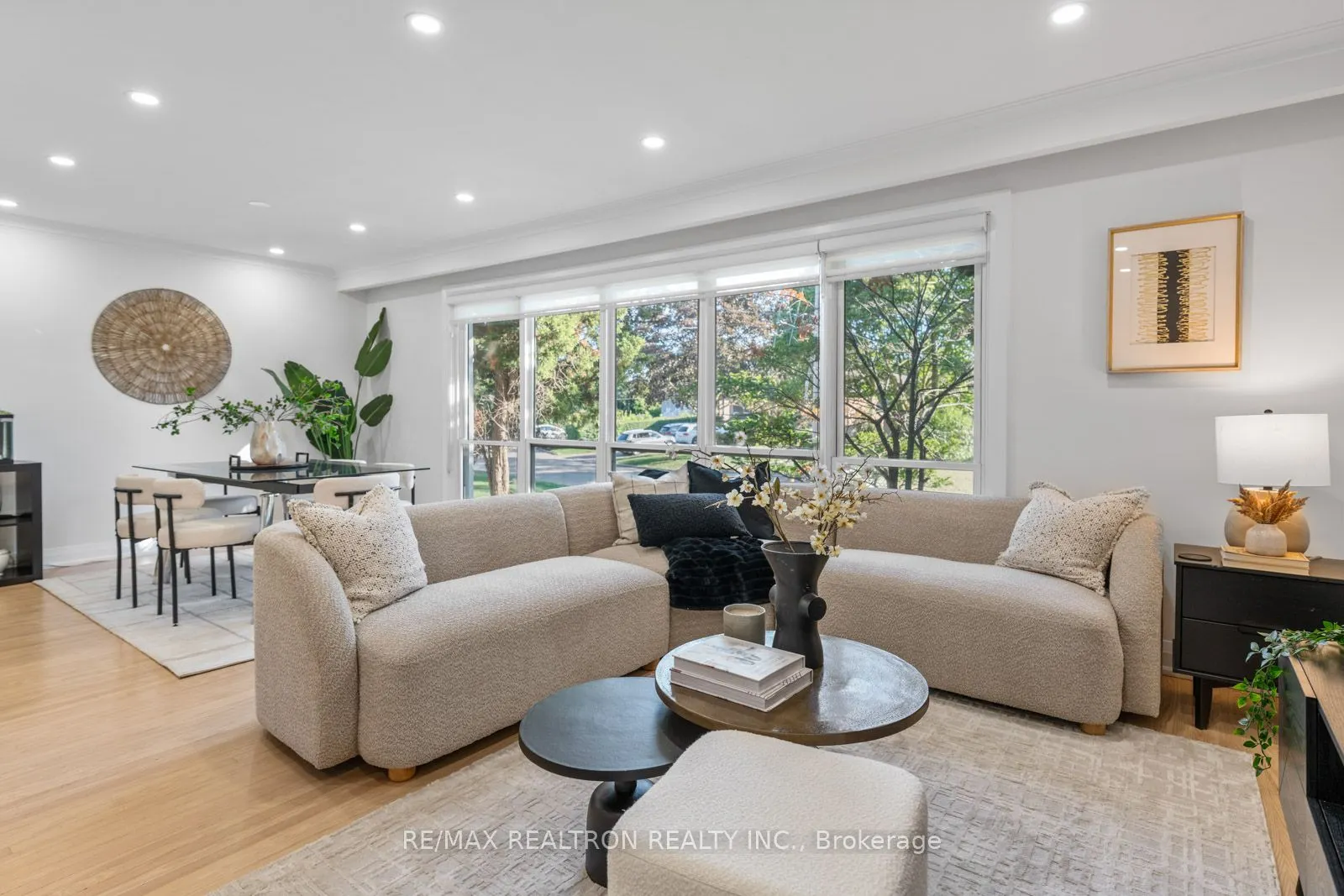 11 Artreeva Drive