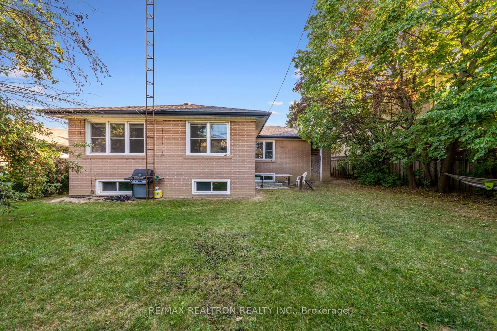 11 Artreeva Drive
