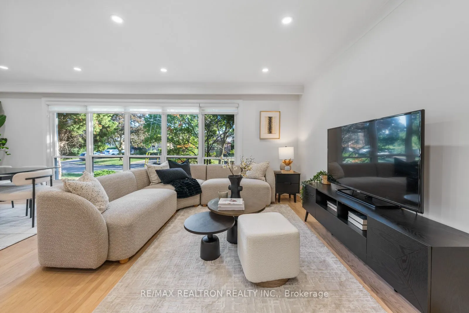 11 Artreeva Drive