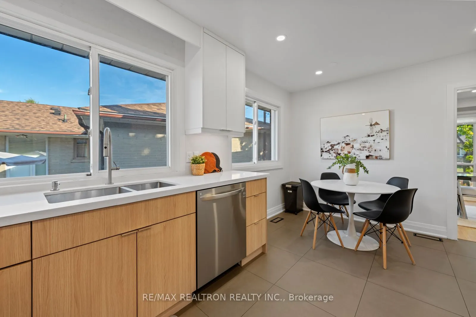11 Artreeva Drive