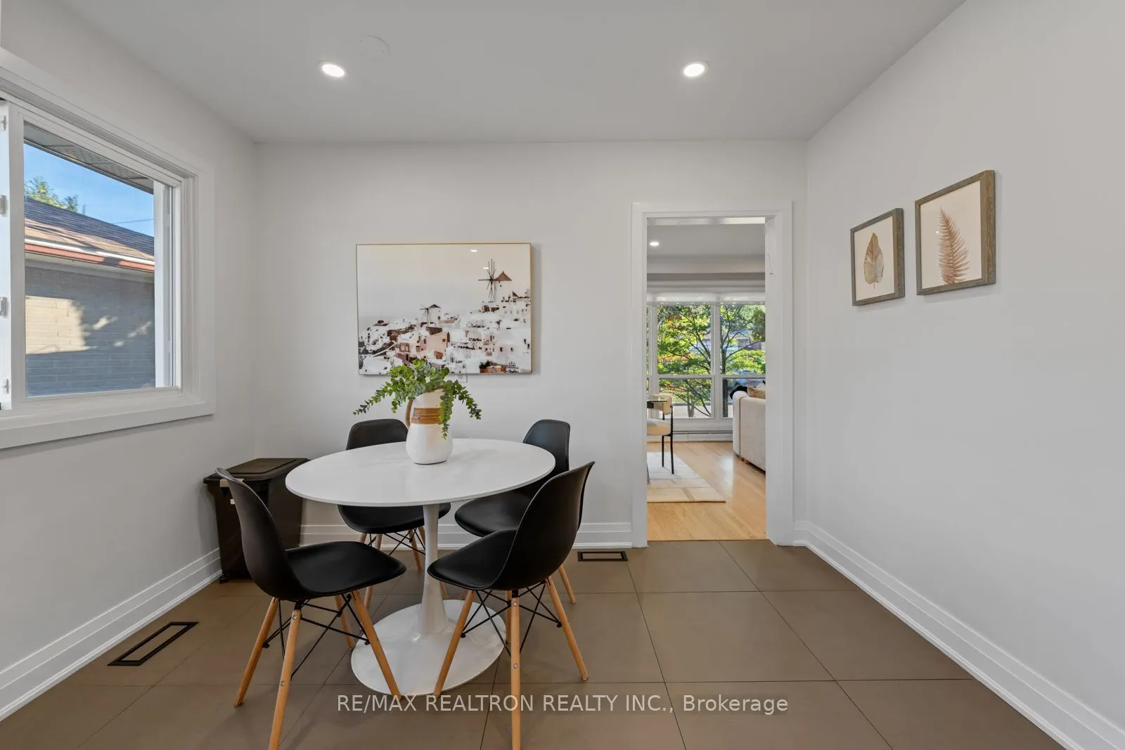 11 Artreeva Drive