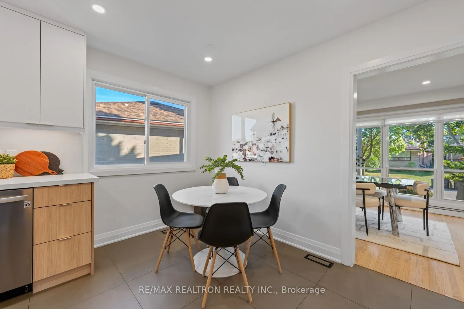 11 Artreeva Drive