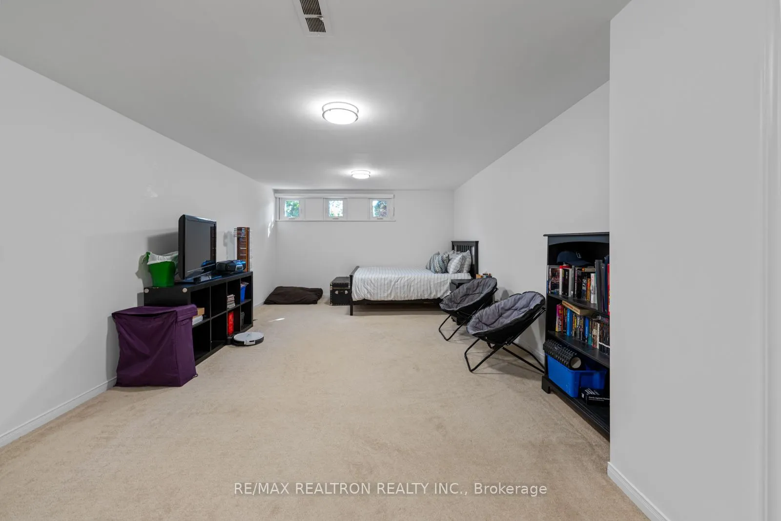 11 Artreeva Drive