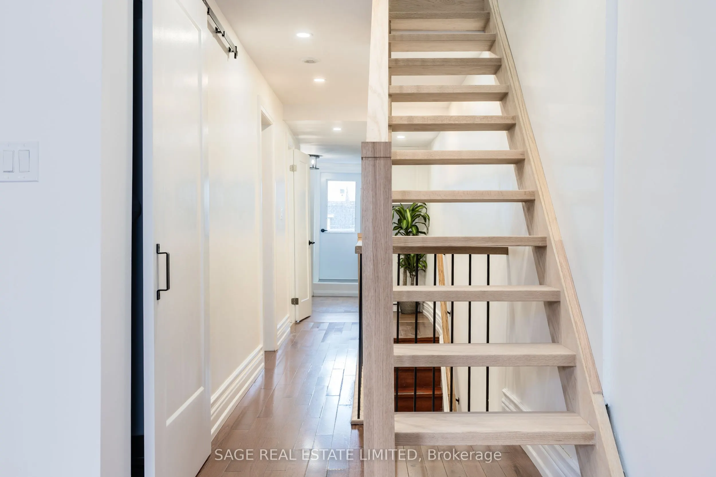 310 Gladstone Avenue, #UPPER