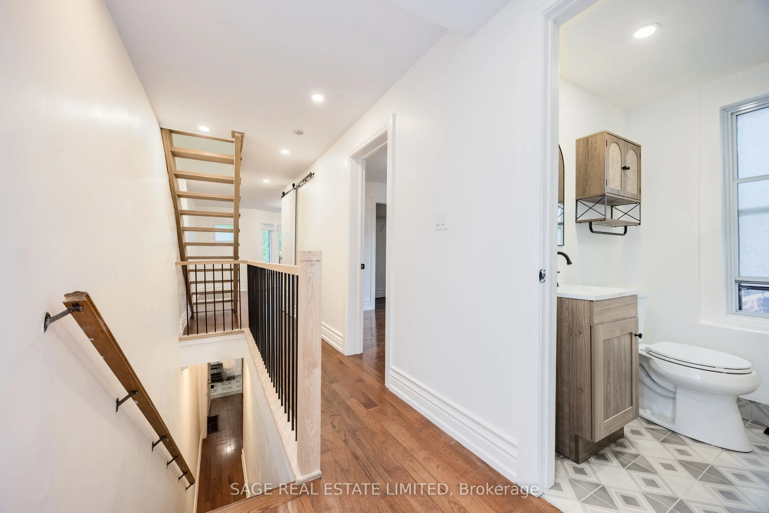 310 Gladstone Avenue, #UPPER