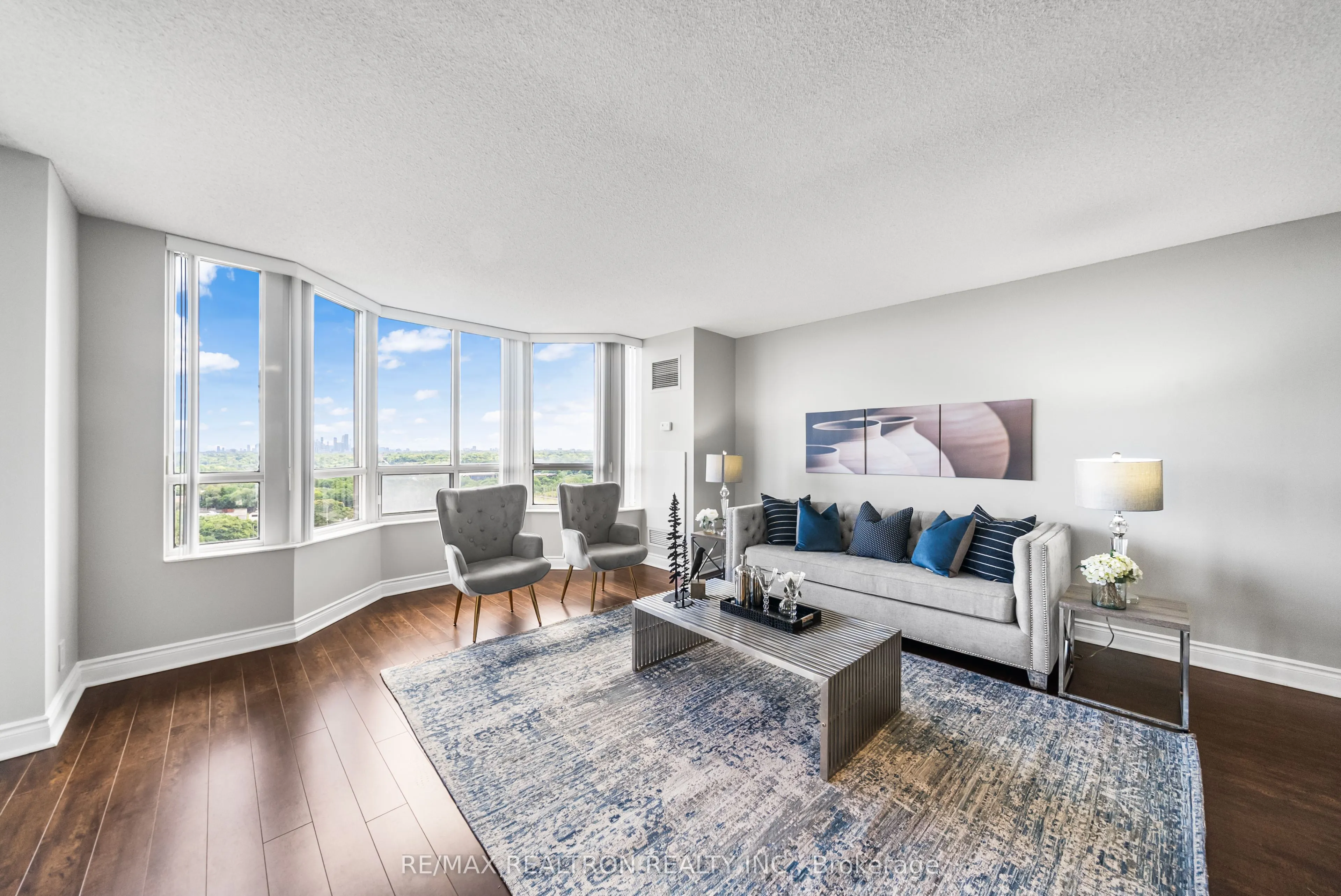 78 Harrison Garden Boulevard, #1607