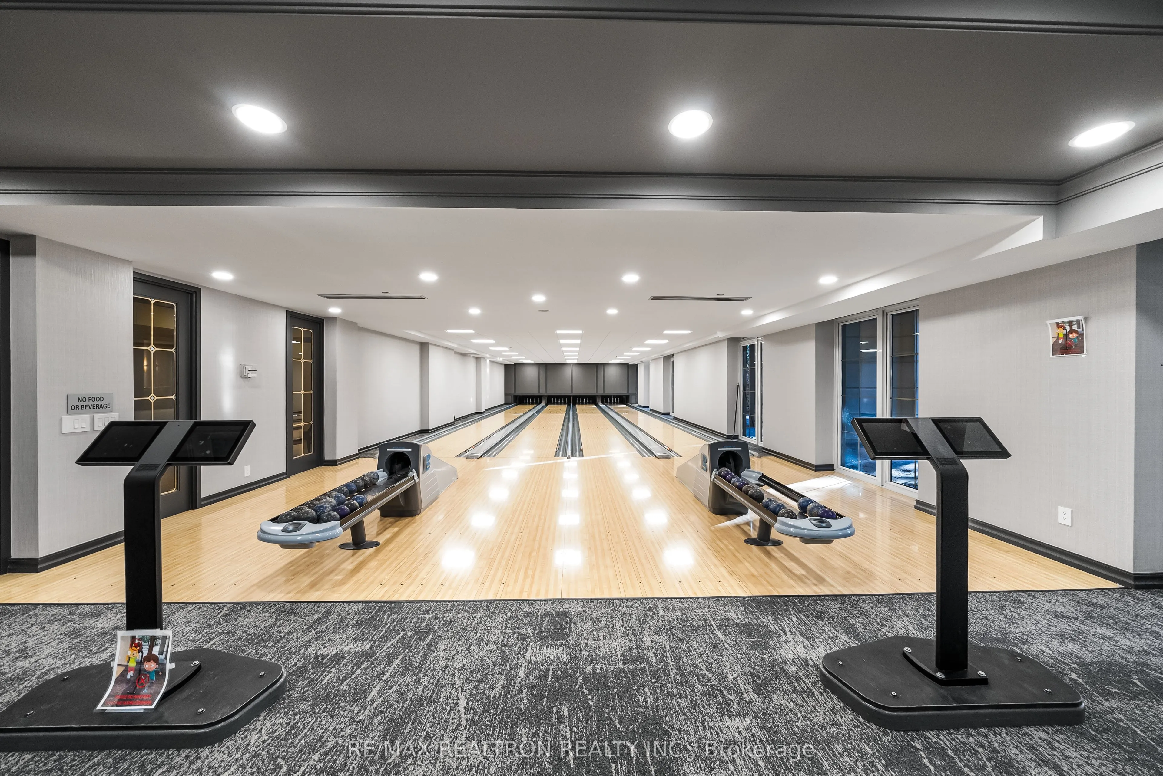 78 Harrison Garden Boulevard, #1607