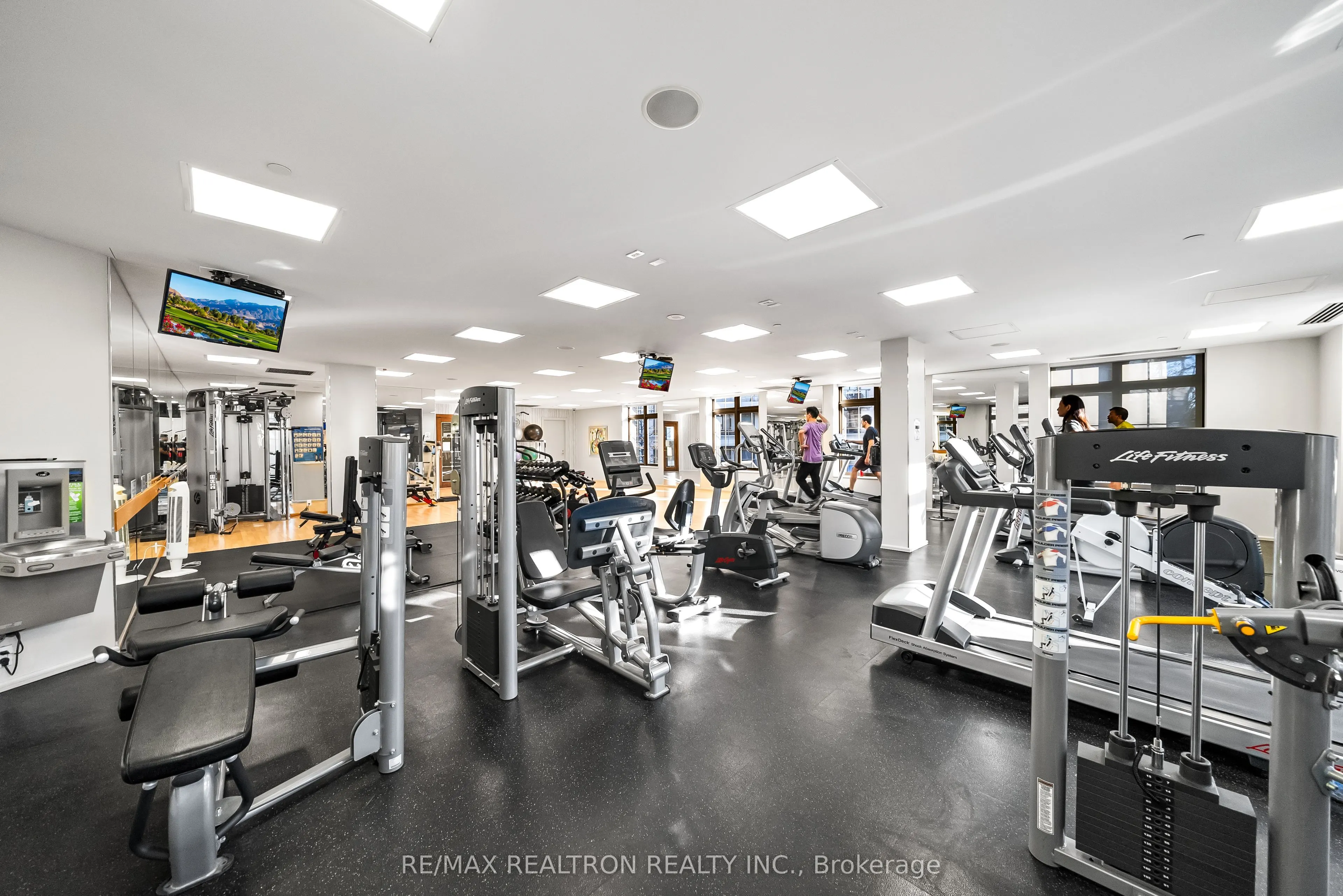 78 Harrison Garden Boulevard, #1607