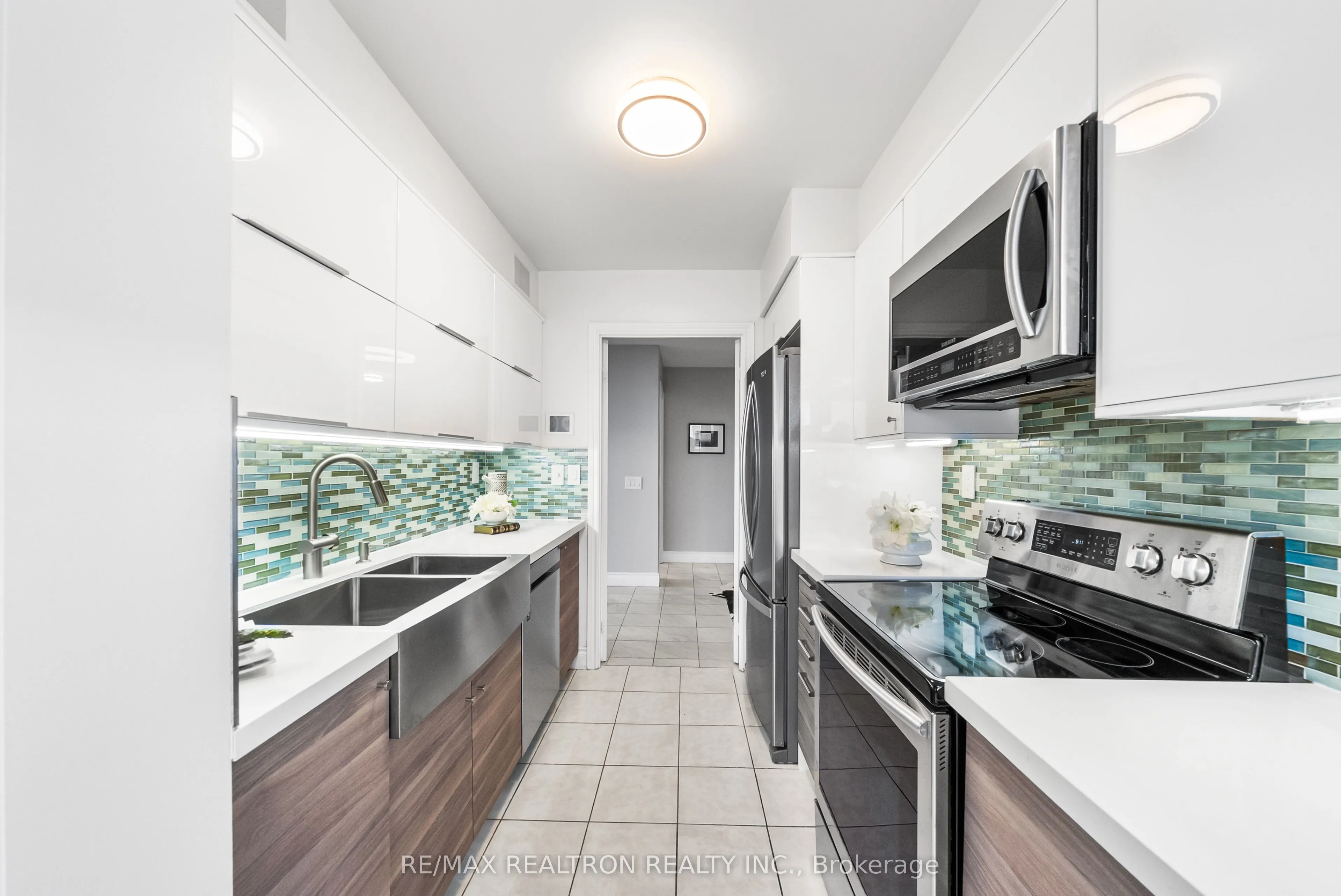 78 Harrison Garden Boulevard, #1607