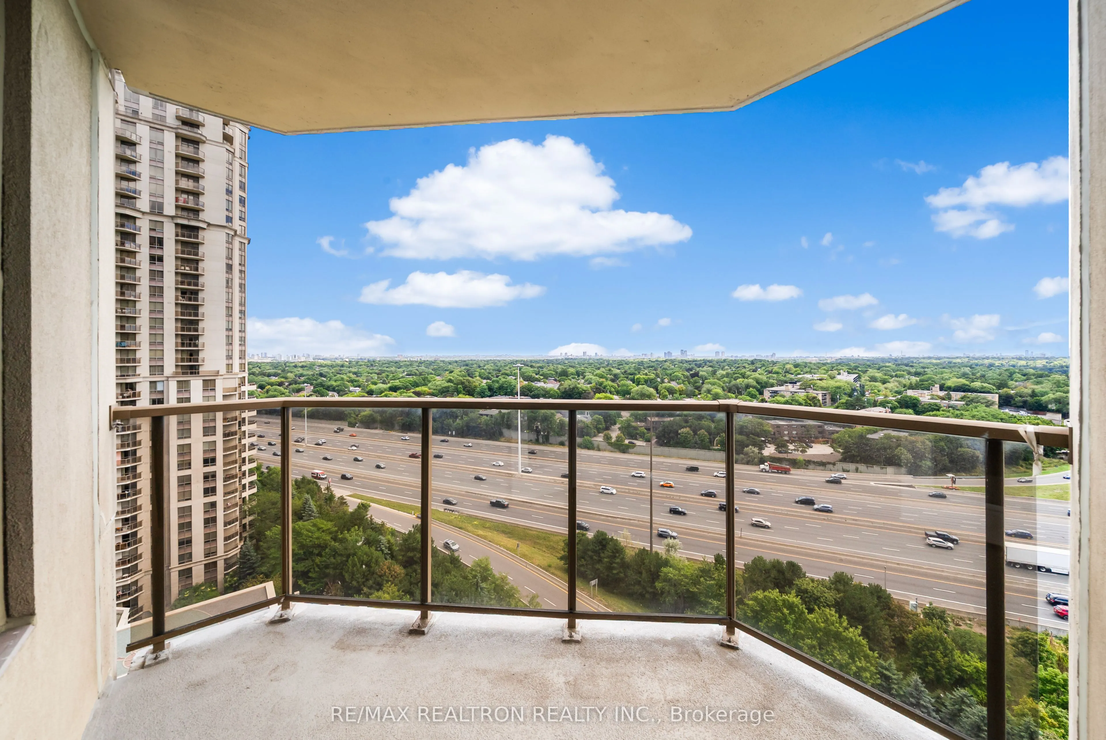 78 Harrison Garden Boulevard, #1607