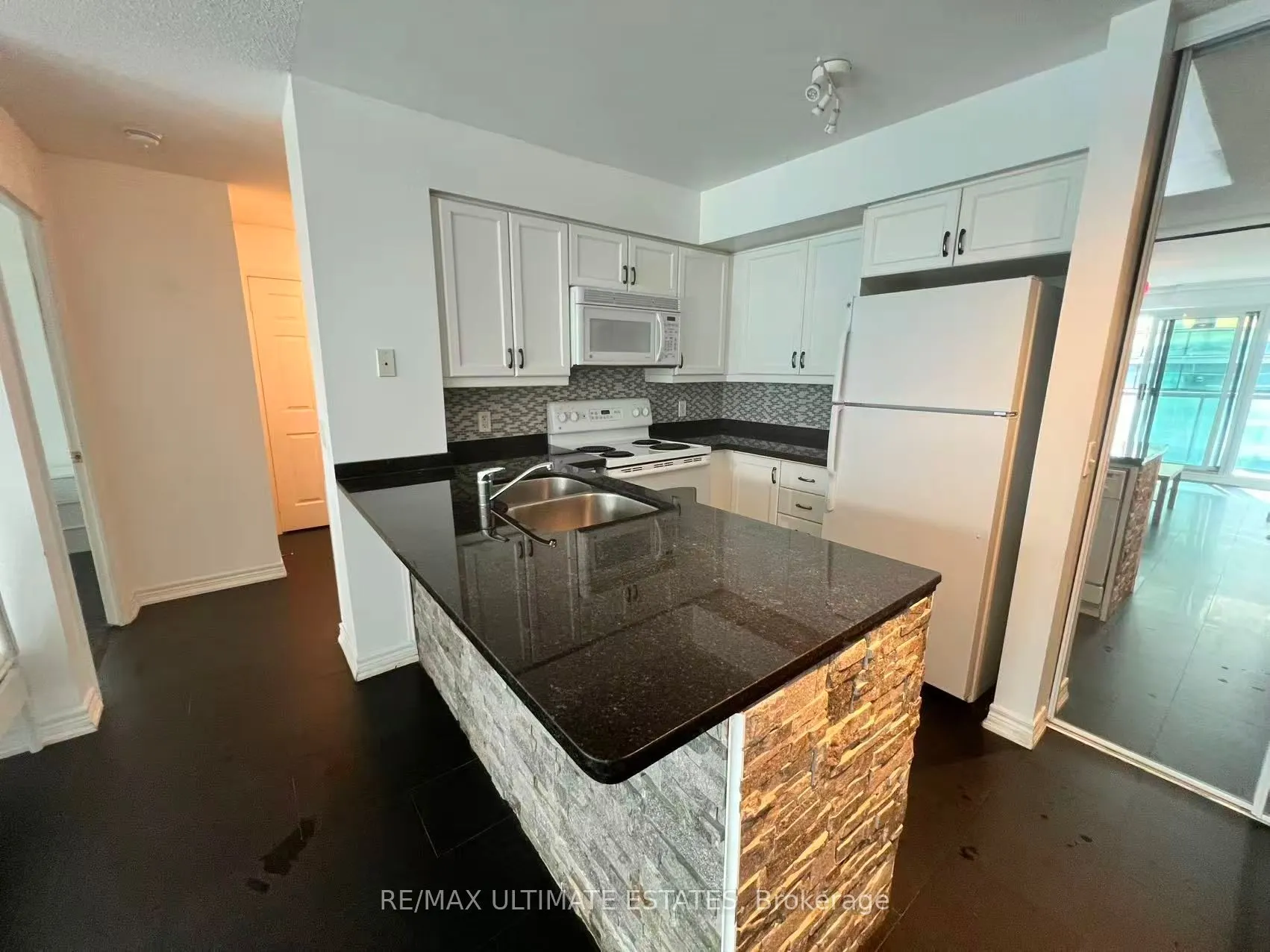 30 Grand Trunk Crescent, #3107