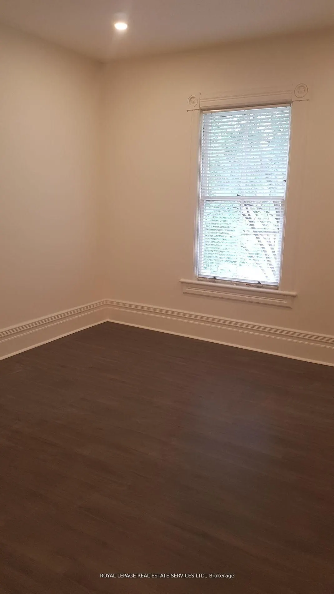 241 Blythwood Road, #Main & 2nd Flr