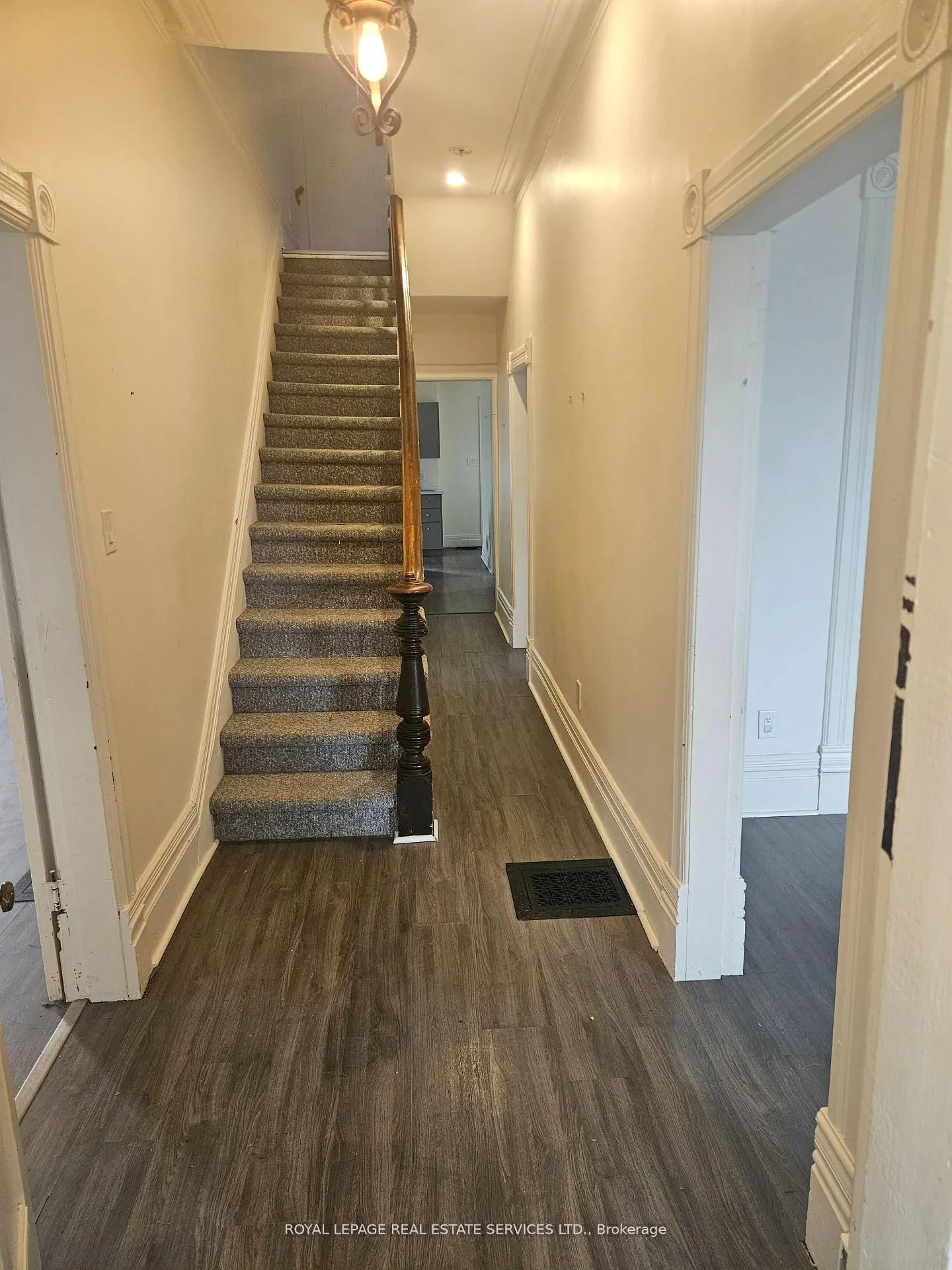 241 Blythwood Road, #Main & 2nd Flr