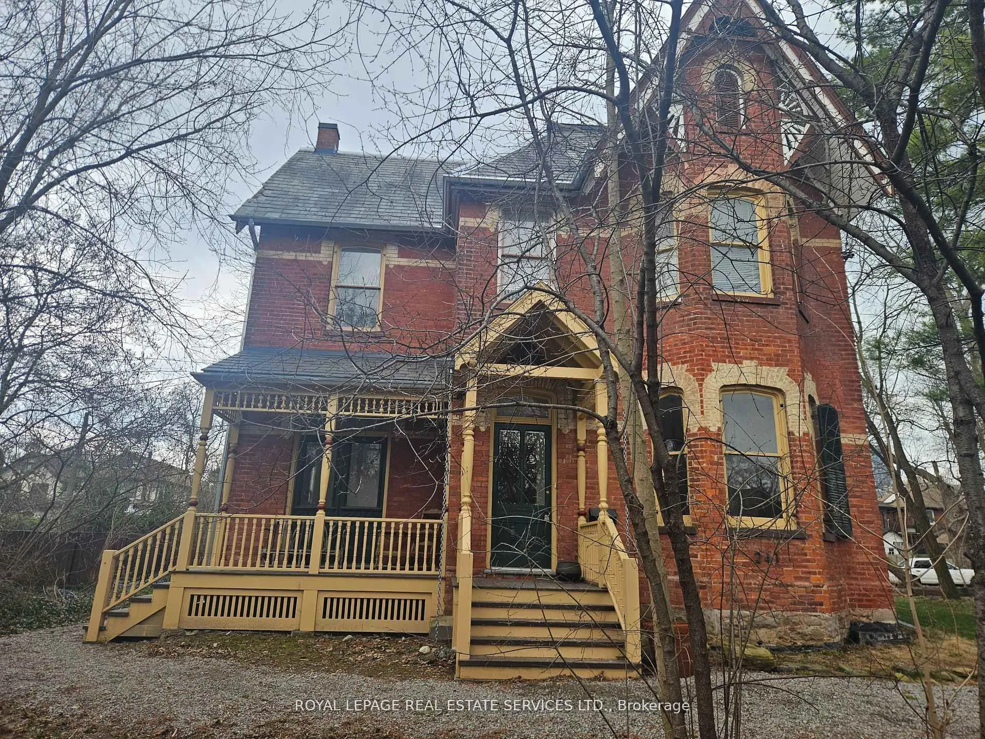 241 Blythwood Road, #Main & 2nd Flr