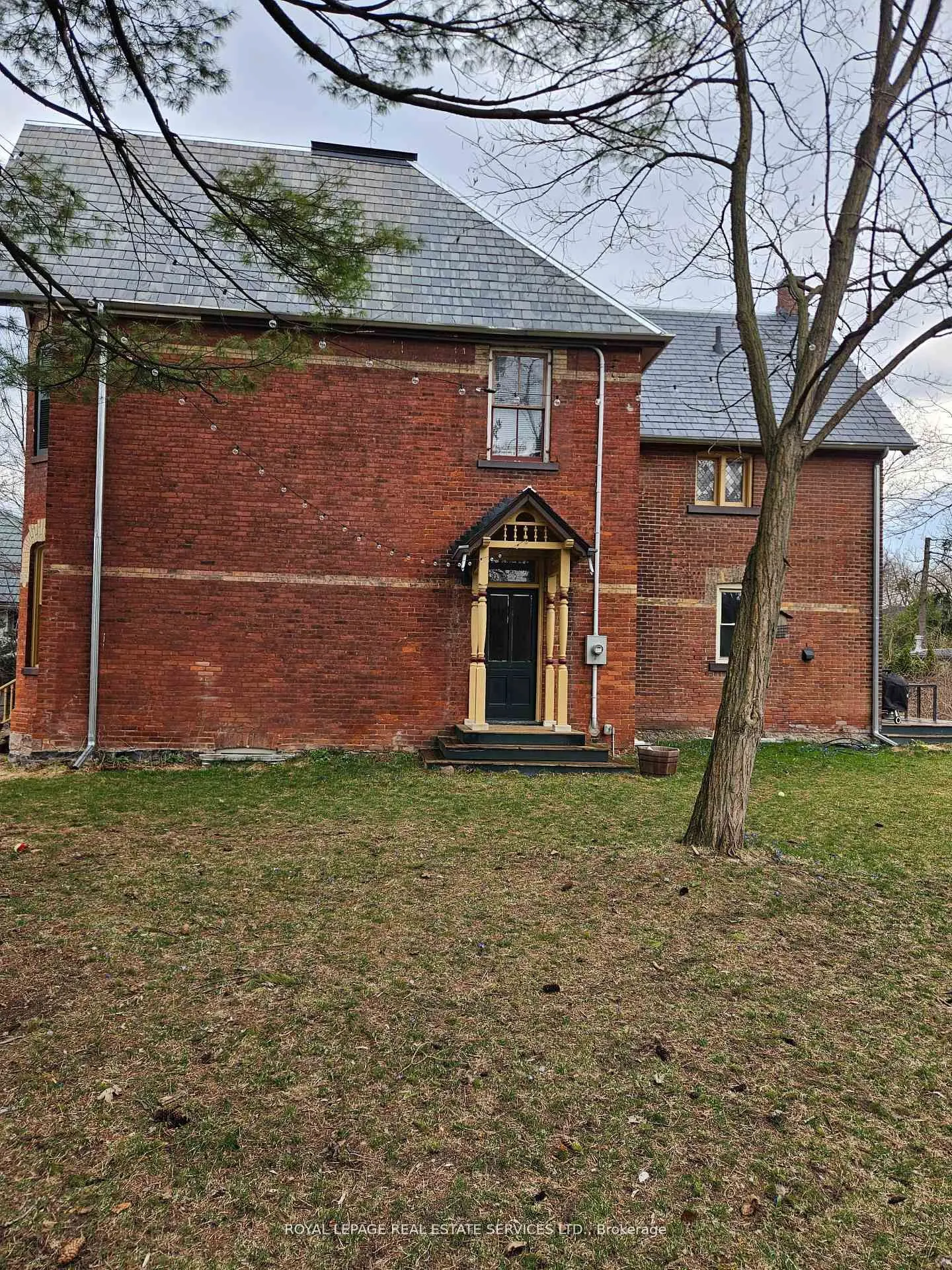241 Blythwood Road, #Main & 2nd Flr