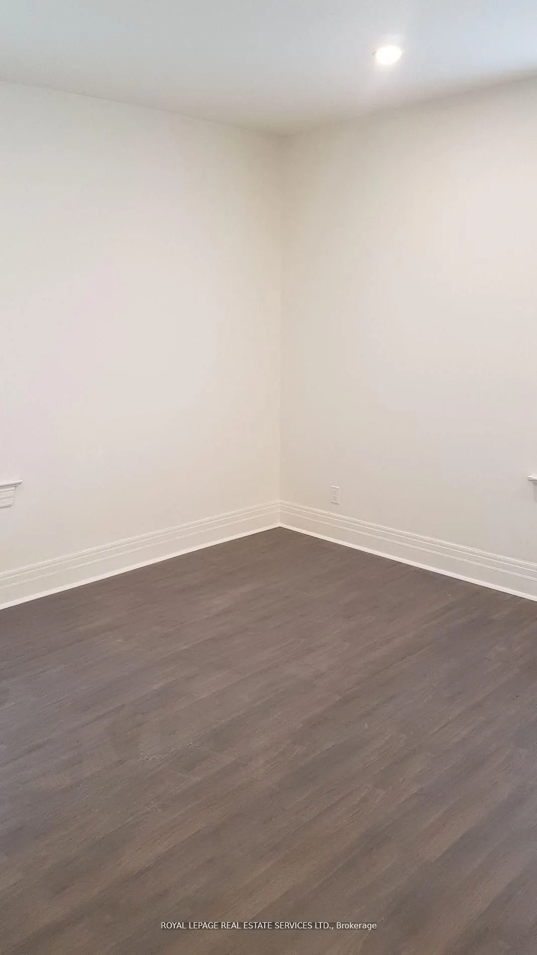 241 Blythwood Road, #Main & 2nd Flr