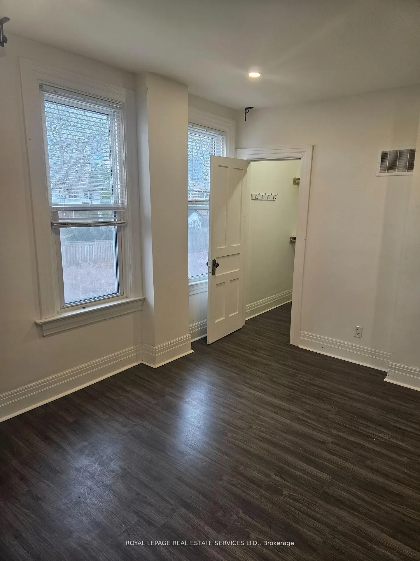 241 Blythwood Road, #Main & 2nd Flr