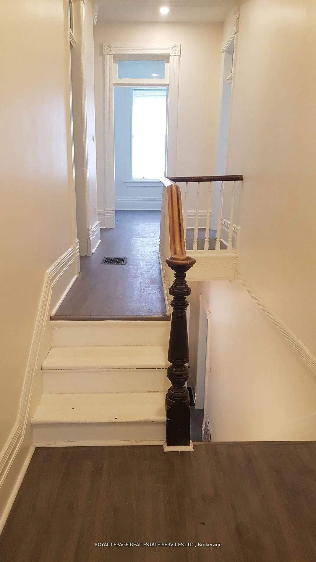 241 Blythwood Road, #Main & 2nd Flr