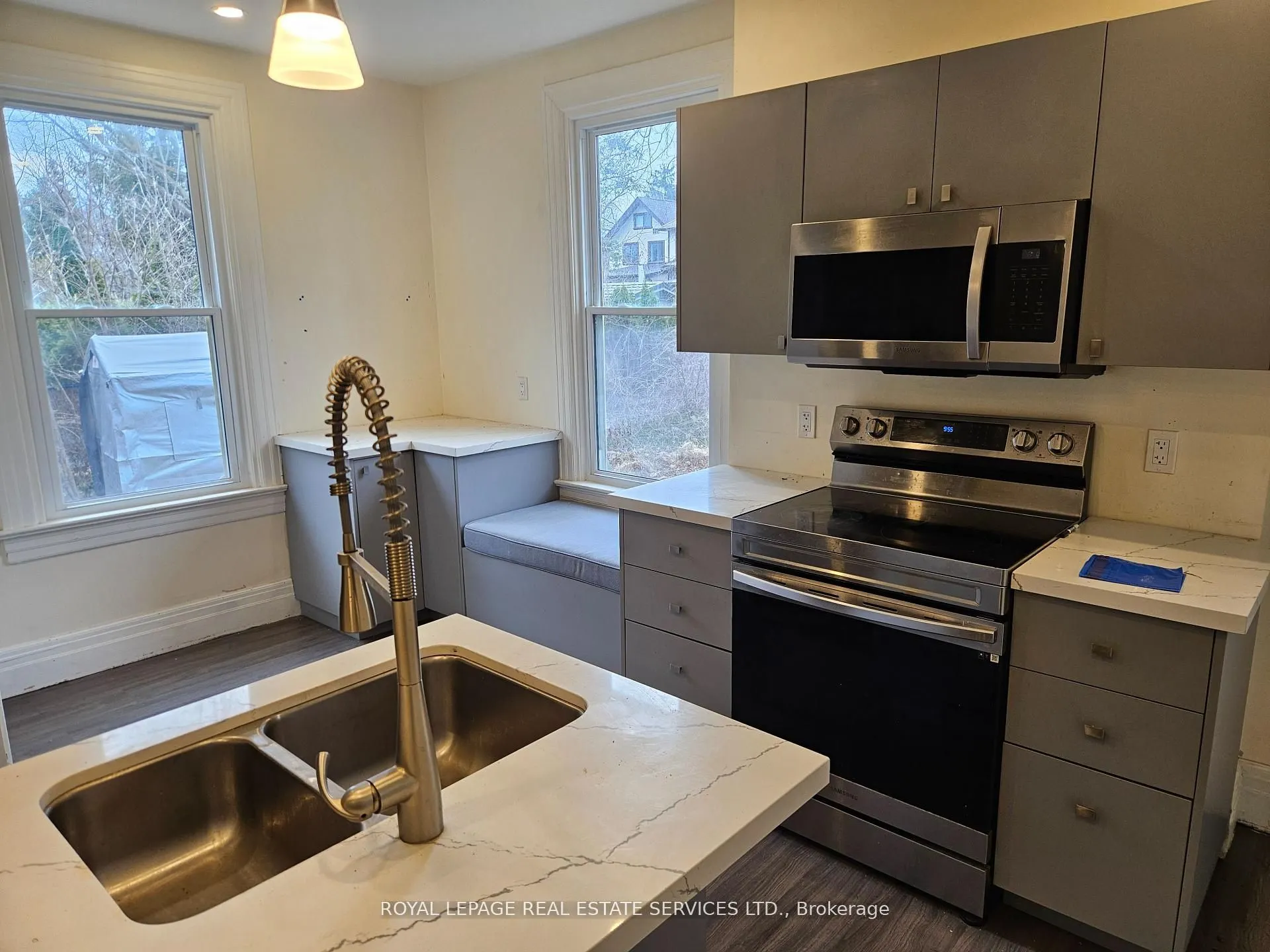 241 Blythwood Road, #Main & 2nd Flr