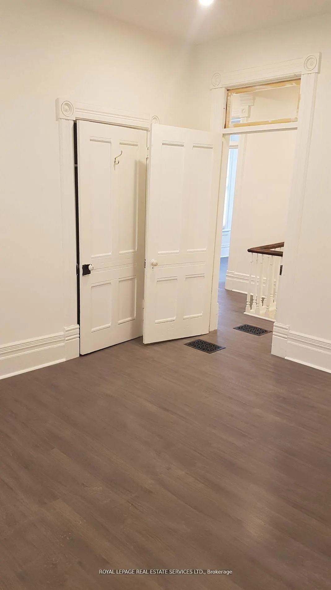 241 Blythwood Road, #Main & 2nd Flr