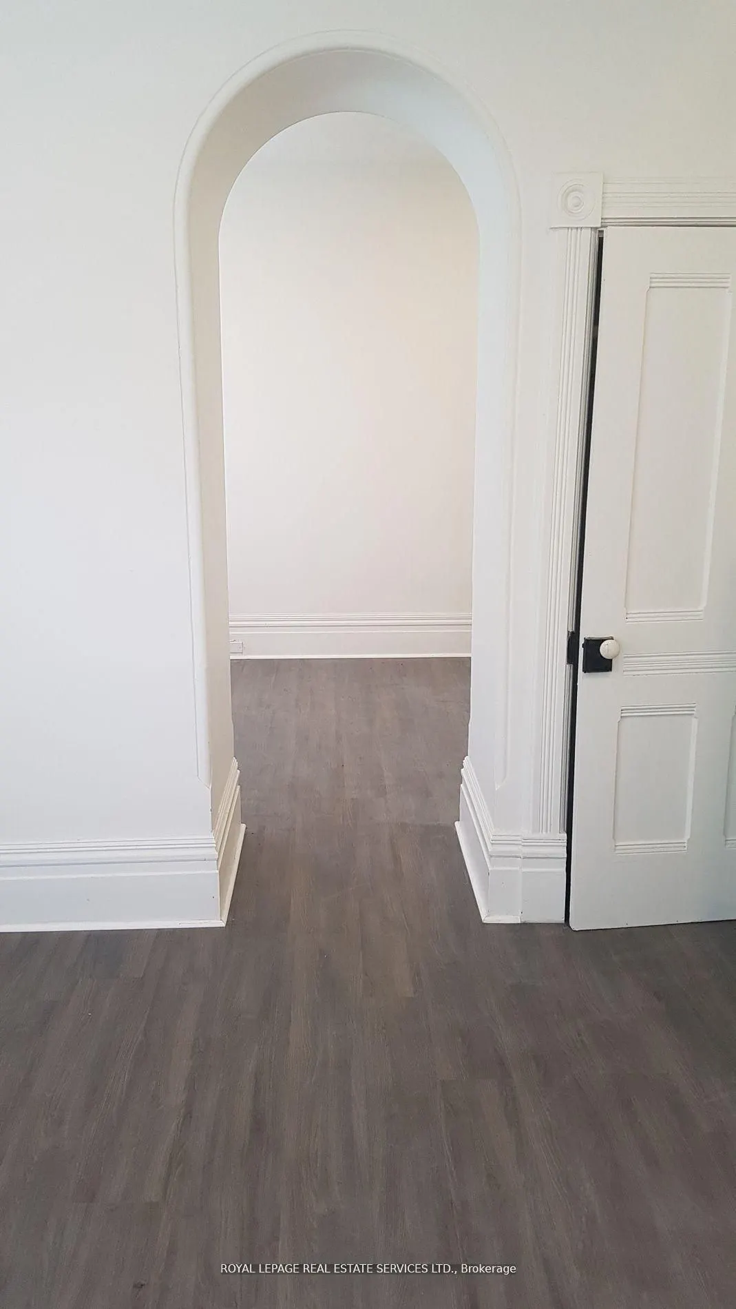 241 Blythwood Road, #Main & 2nd Flr