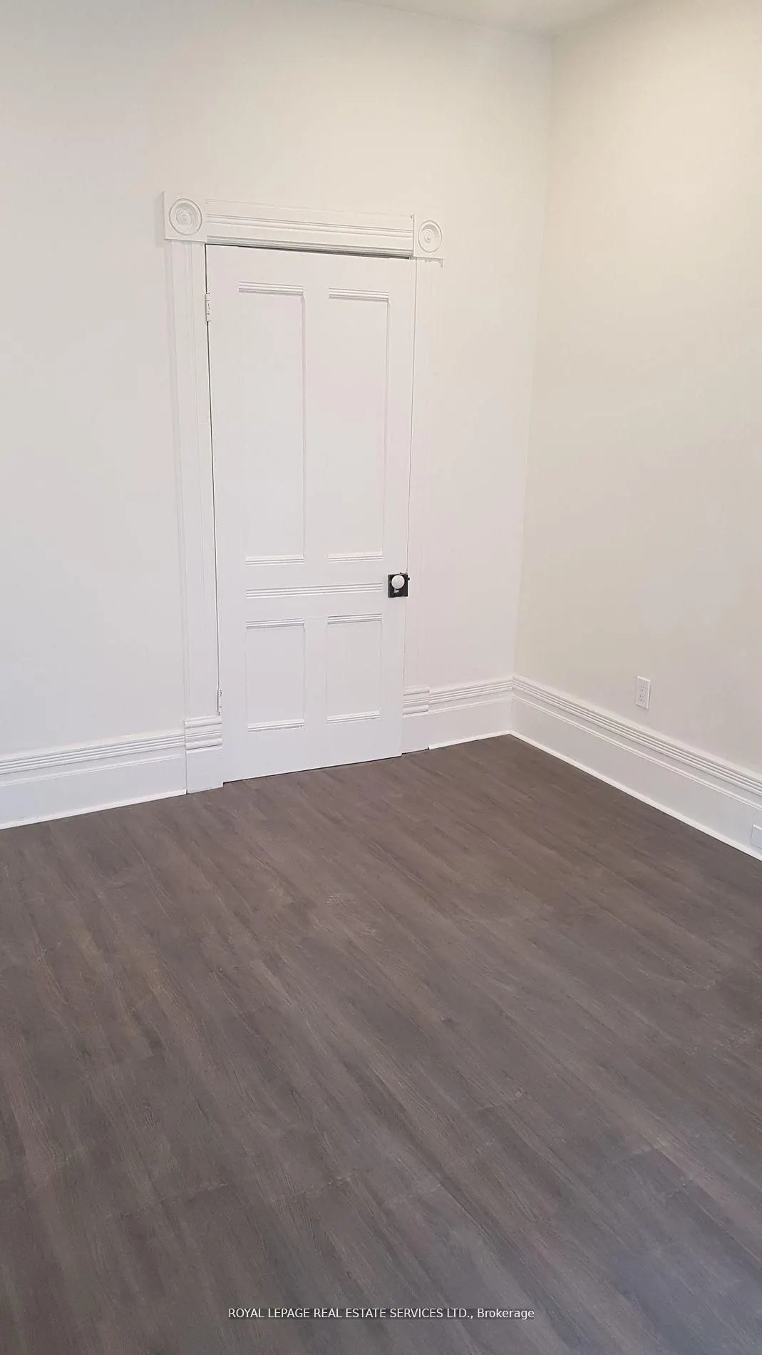 241 Blythwood Road, #Main & 2nd Flr