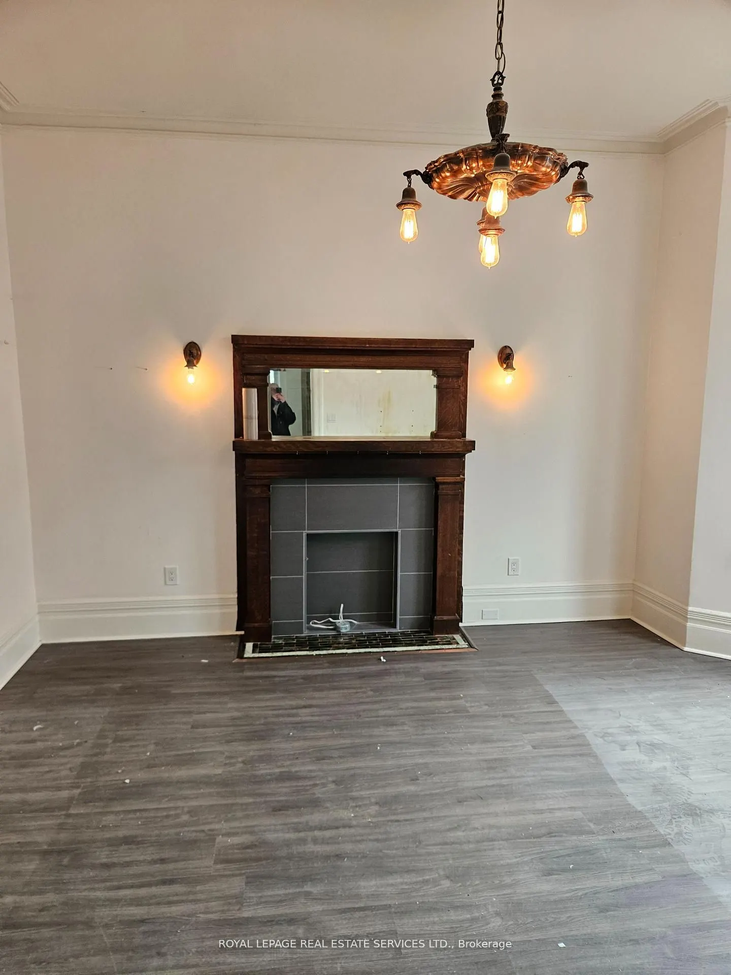 241 Blythwood Road, #Main & 2nd Flr