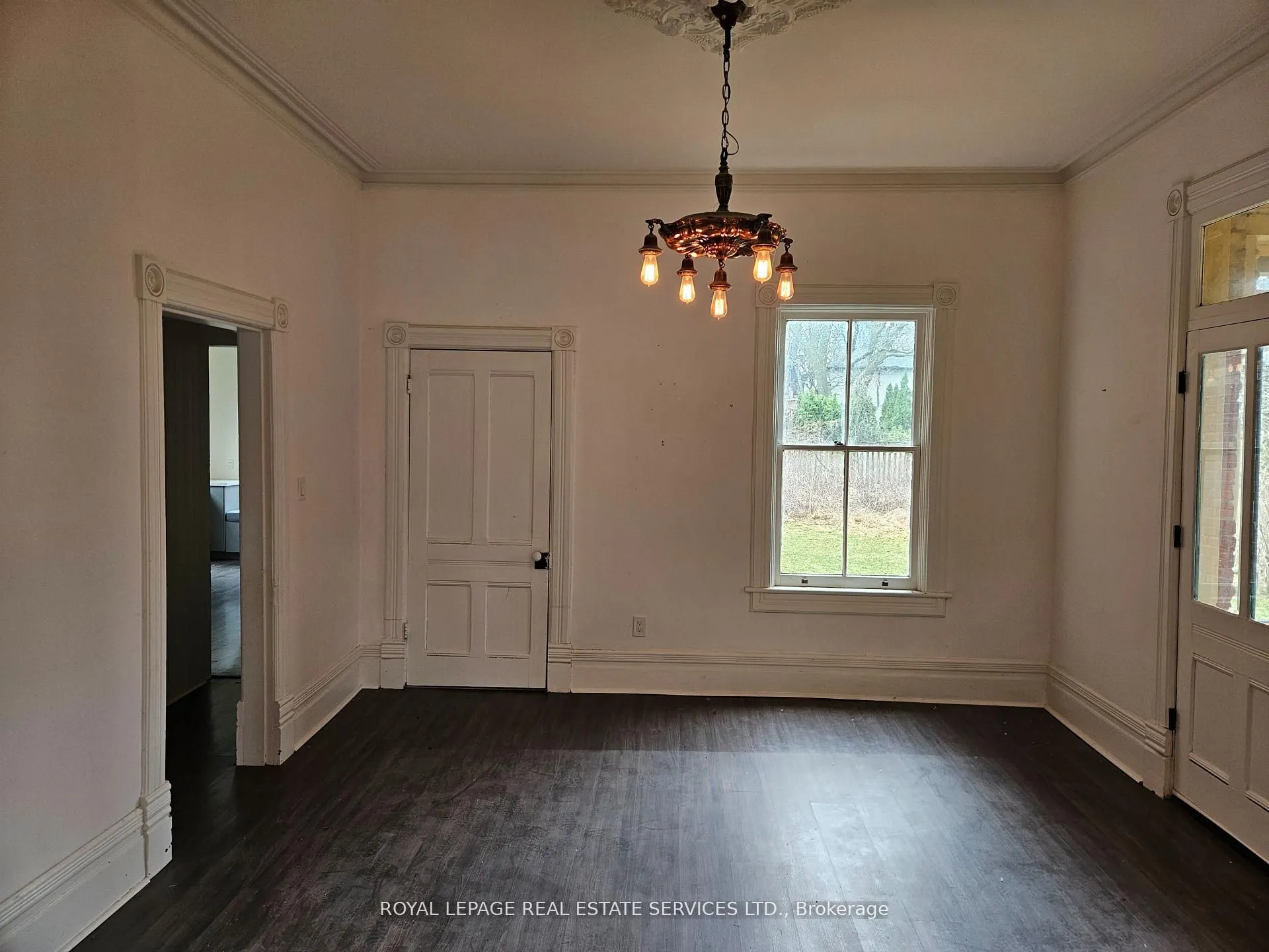 241 Blythwood Road, #Main & 2nd Flr