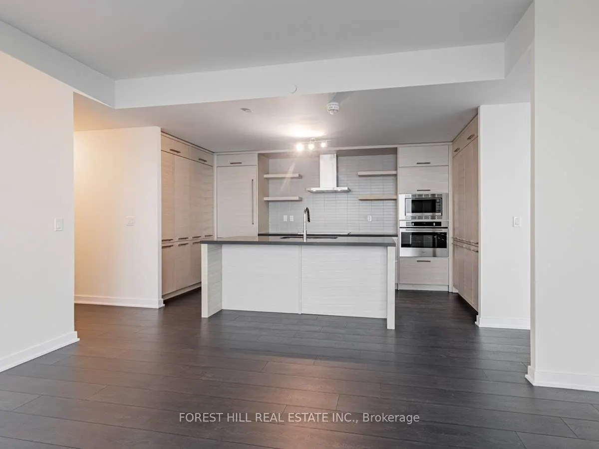 2221 Yonge Street, #5702