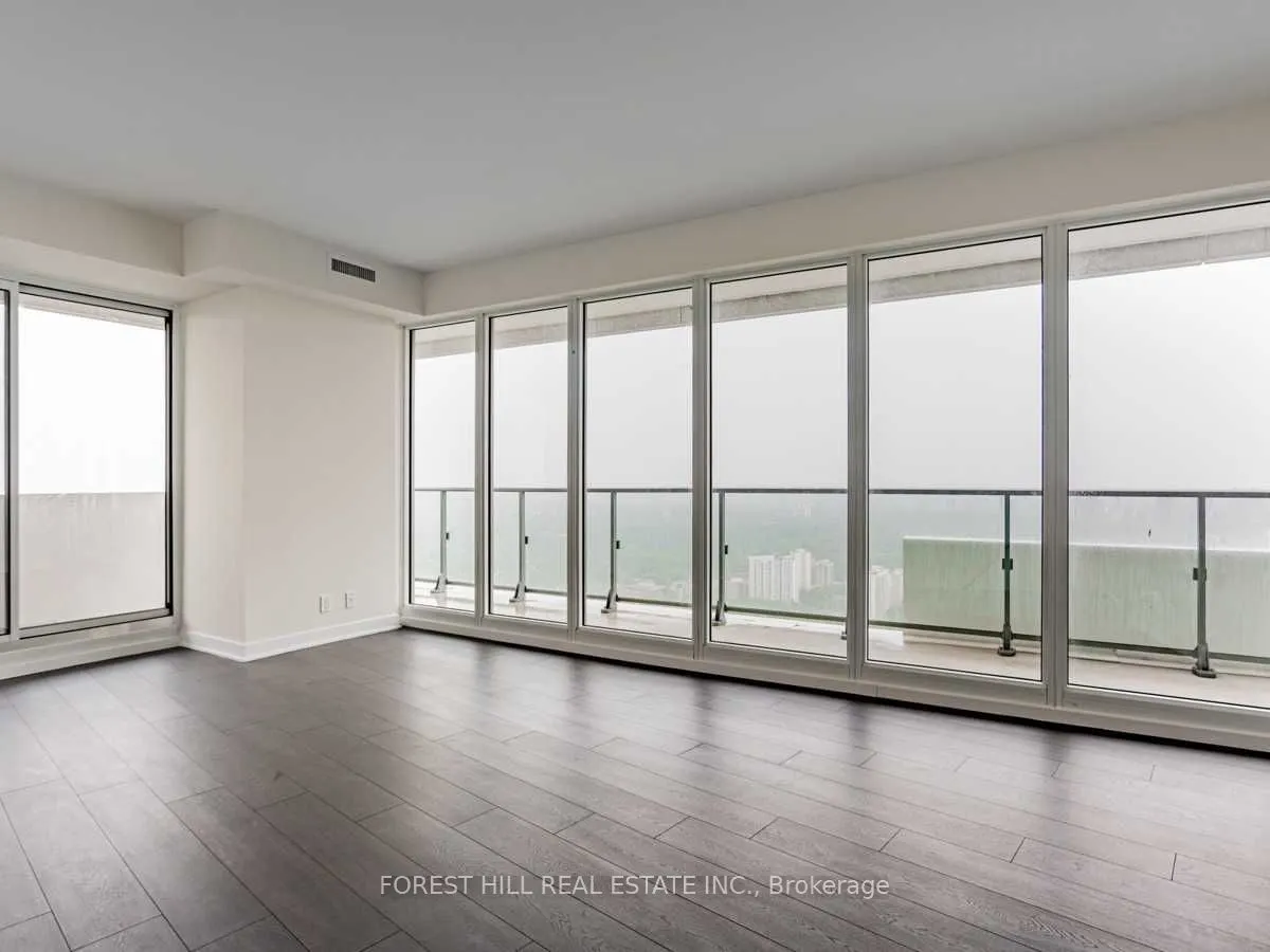 2221 Yonge Street, #5702