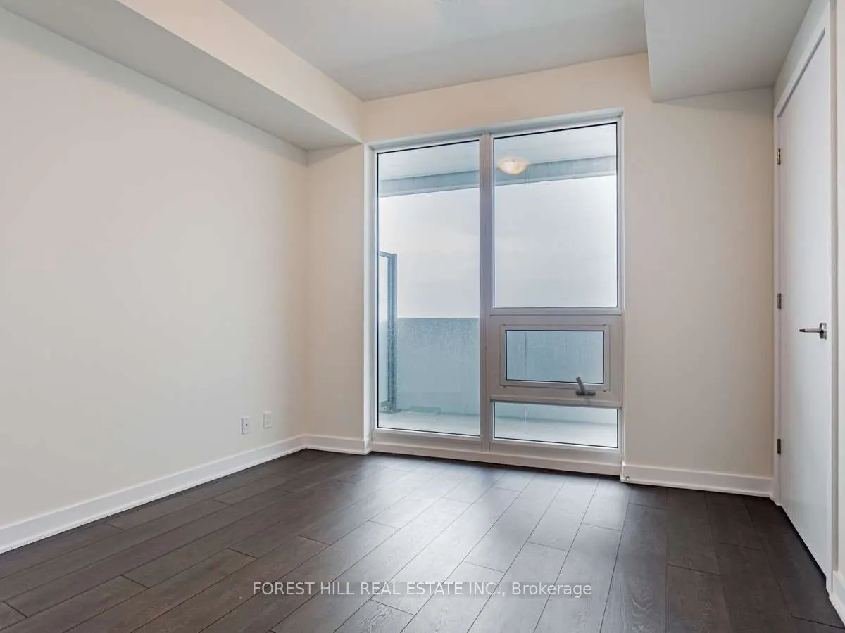 2221 Yonge Street, #5702