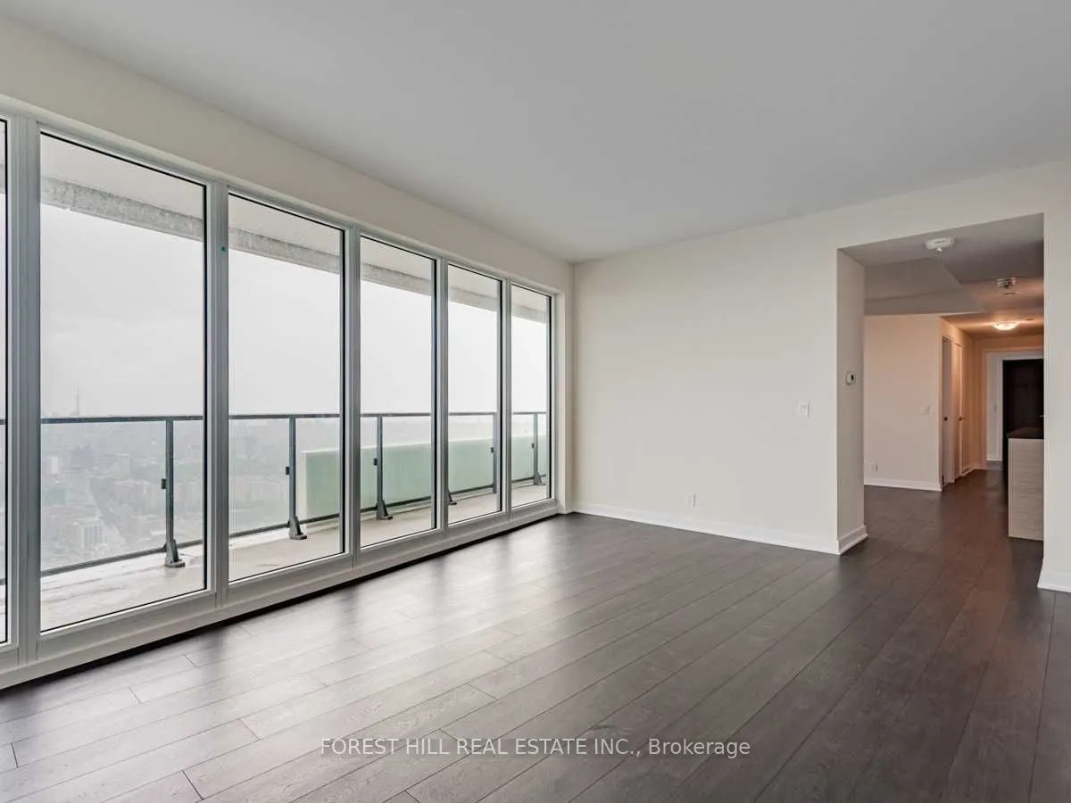 2221 Yonge Street, #5702