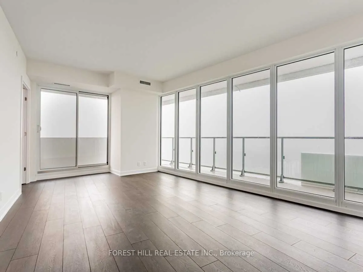 2221 Yonge Street, #5702
