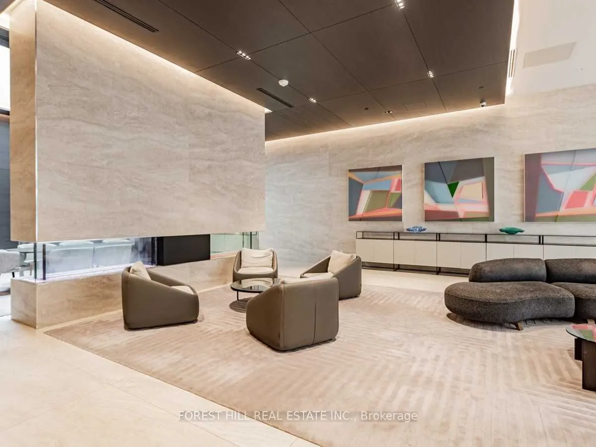 2221 Yonge Street, #5702