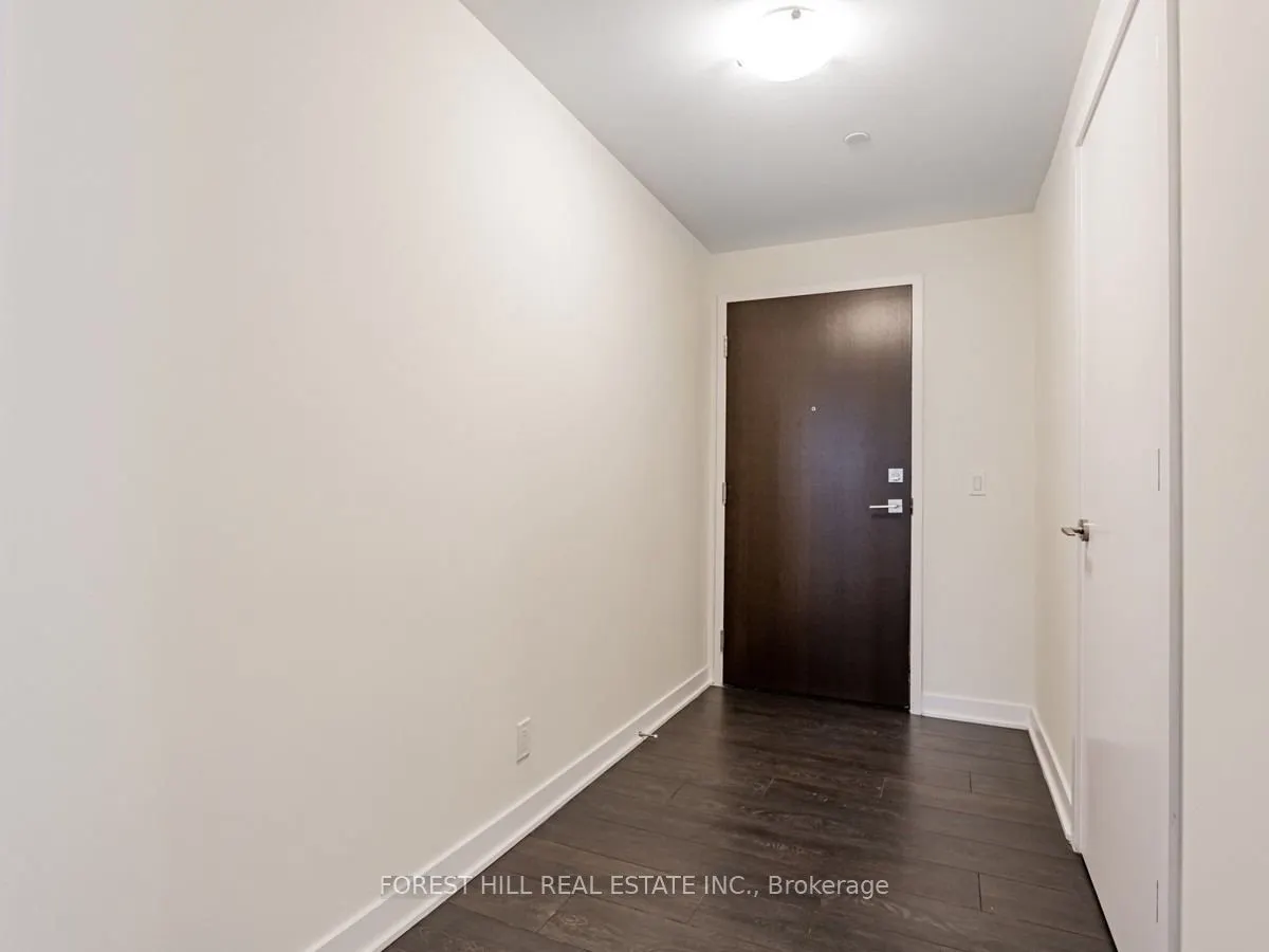 2221 Yonge Street, #5702