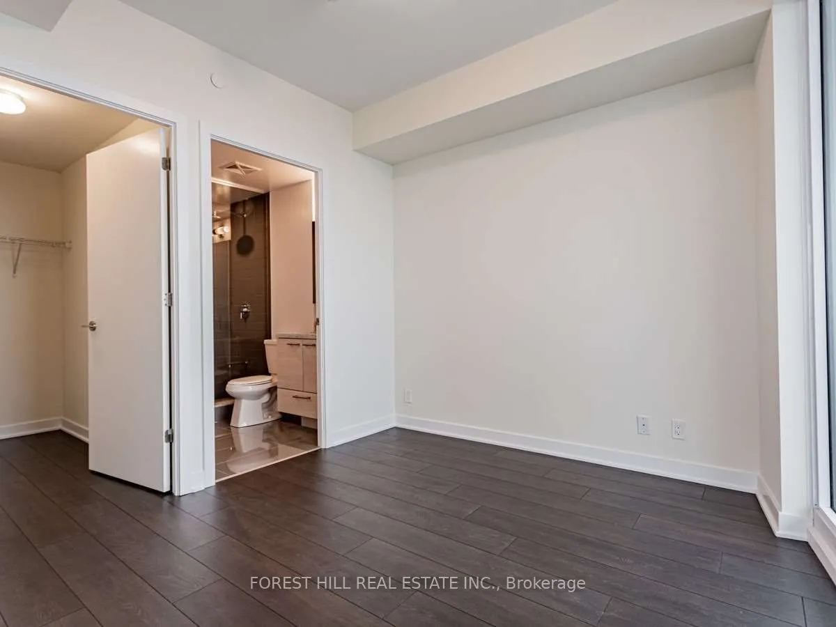 2221 Yonge Street, #5702