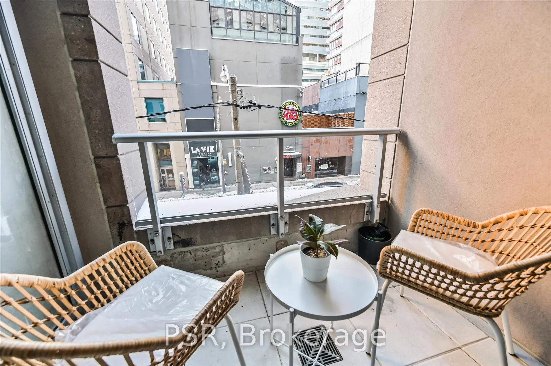 199 Richmond Street W, #218