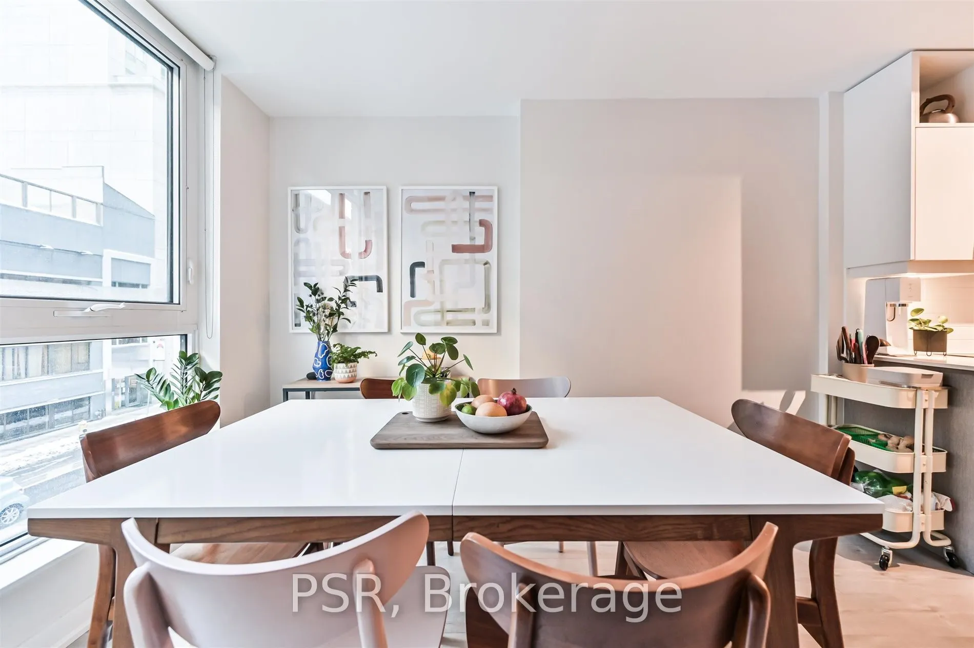 199 Richmond Street W, #218