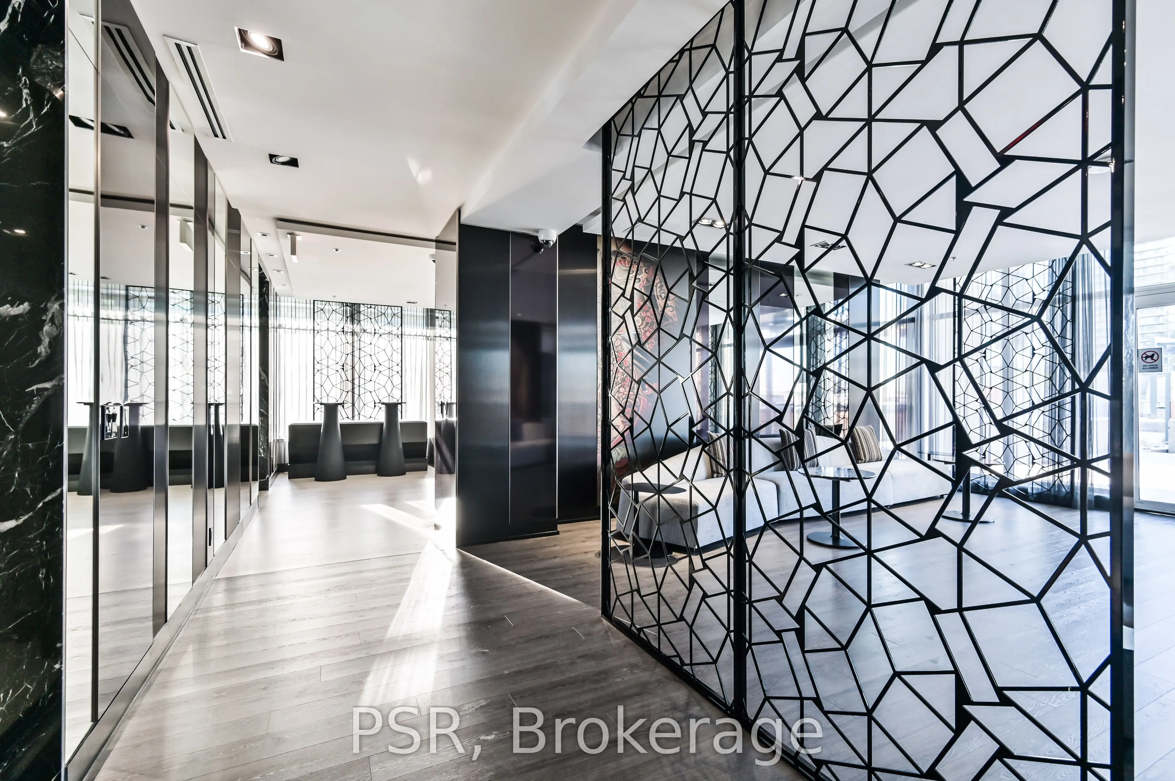 199 Richmond Street W, #218