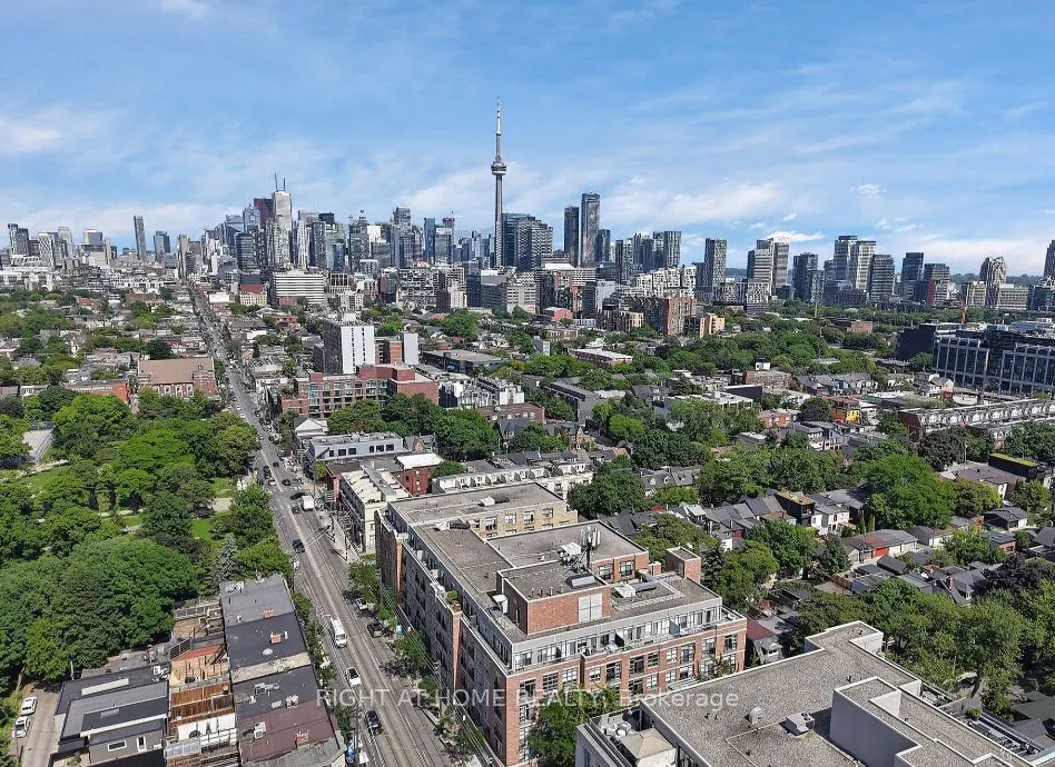 955 Queen Street W, #527
