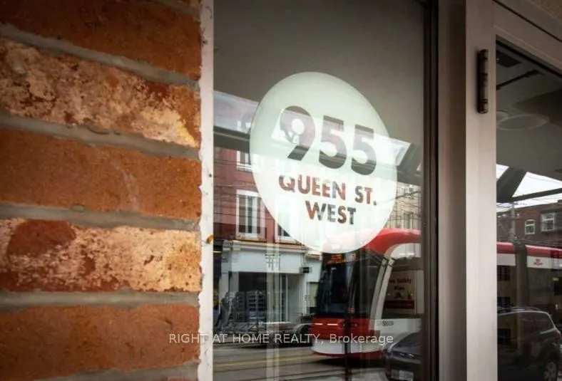 955 Queen Street W, #527