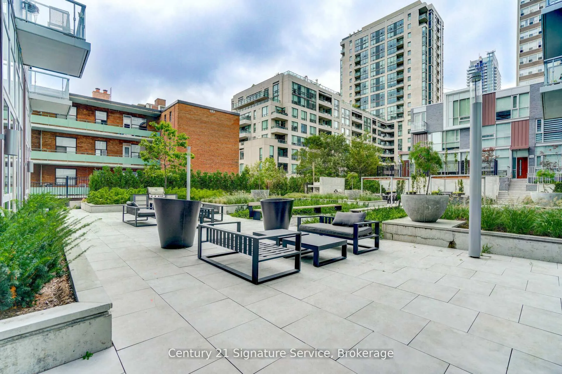 101 Erskine Avenue, #TH05