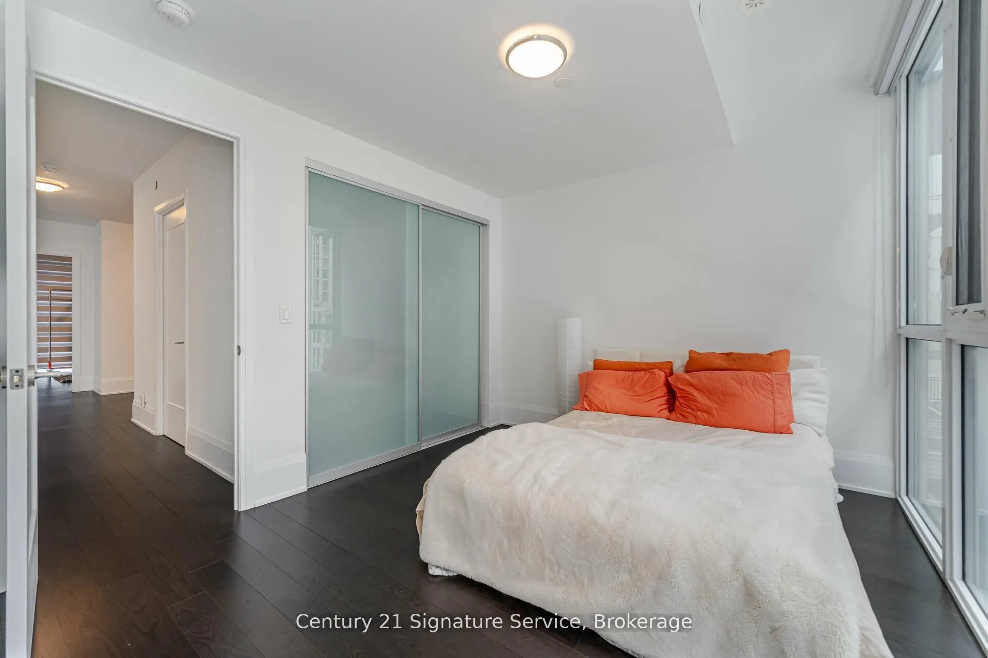 101 Erskine Avenue, #TH05