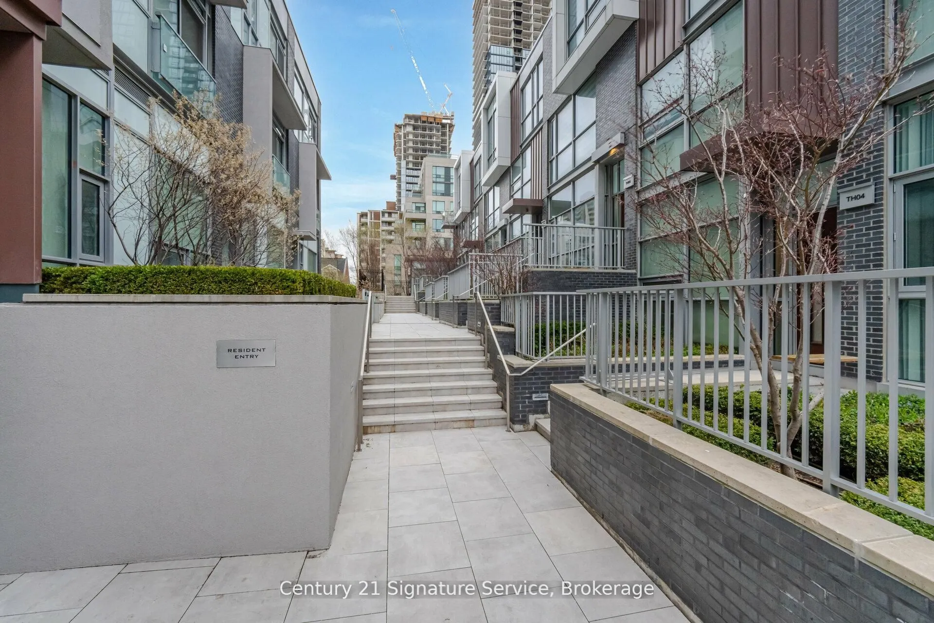 101 Erskine Avenue, #TH05