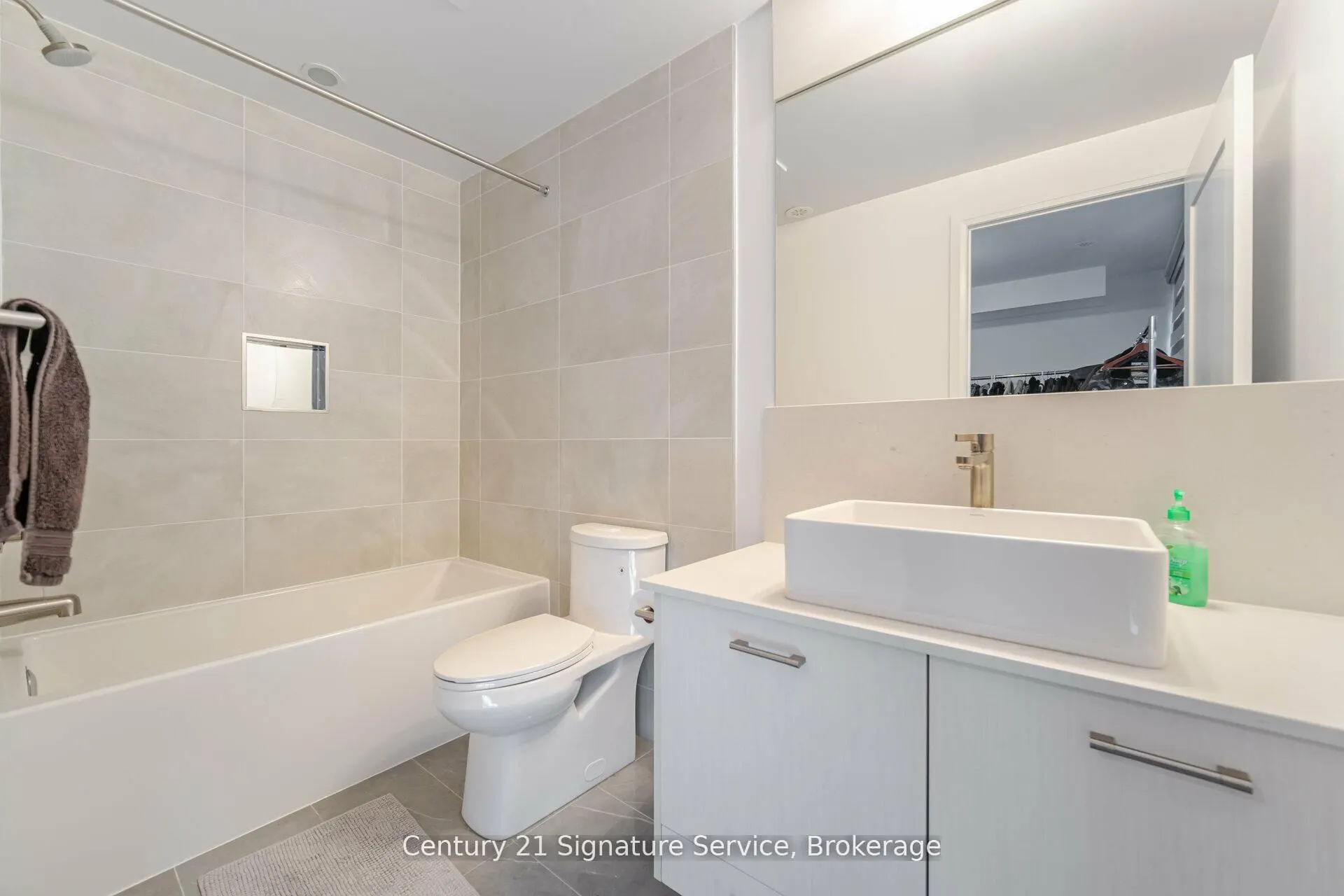 101 Erskine Avenue, #TH05
