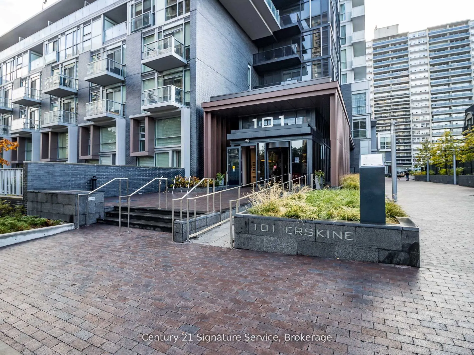 101 Erskine Avenue, #TH05